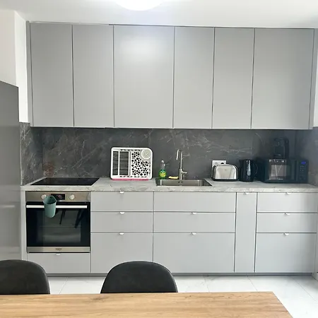 Welcome To Becky Apartamento *